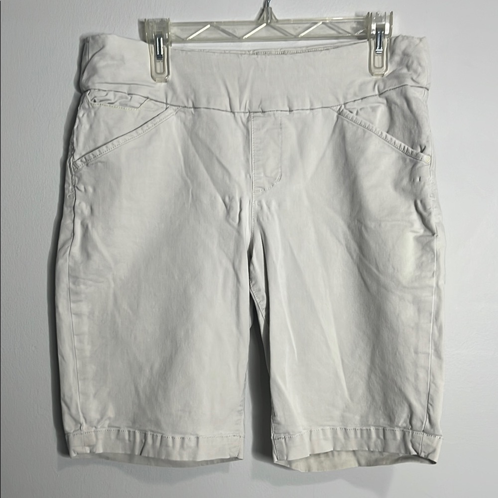 Jag Jeans White Bermuda Shorts with Relaxed Fit
